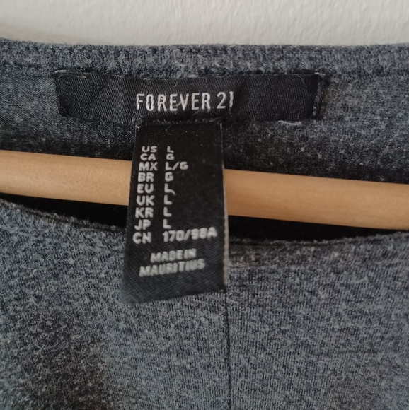 FREE w/$30 Purchase; Forever 21 Gray Long Sleeve Swing Top - Picture 9 of 12